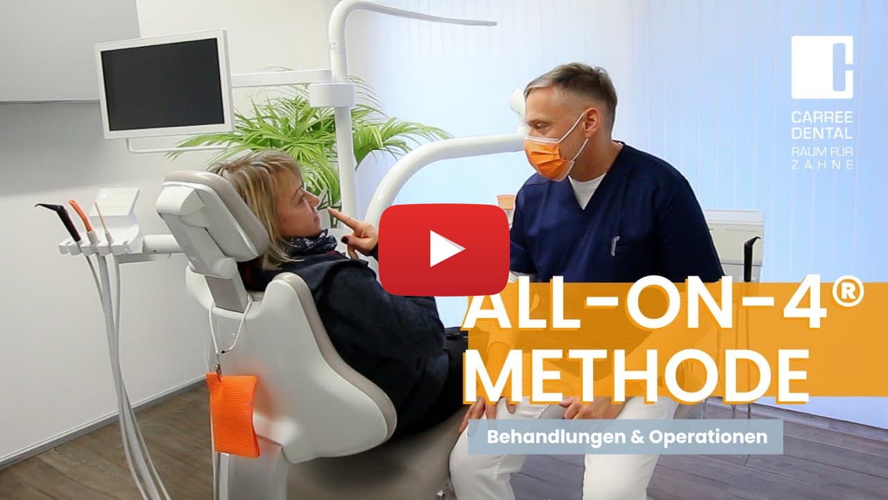 Vorschaubild eines YouTube-Videos das die OP einer Patientin von Carree Dental für Zahnersatz auf vier Implantaten zeigt